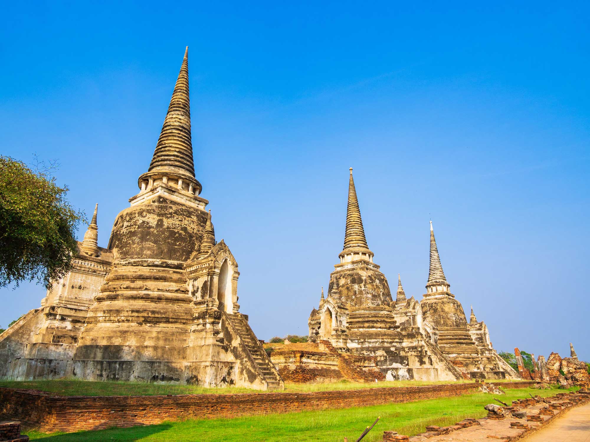 【2026年最新版】タイ人の親日度は99％？数字の裏に隠れた市場の変化